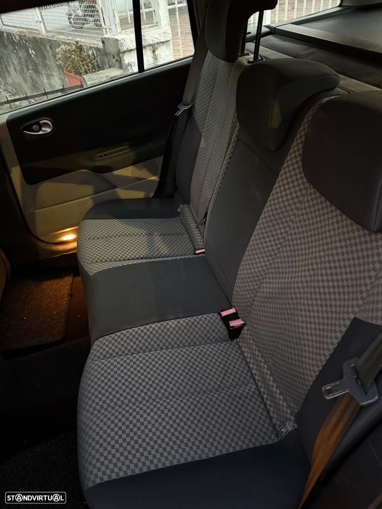 Renault Mégane Break 1.5 dCi Confort - 6