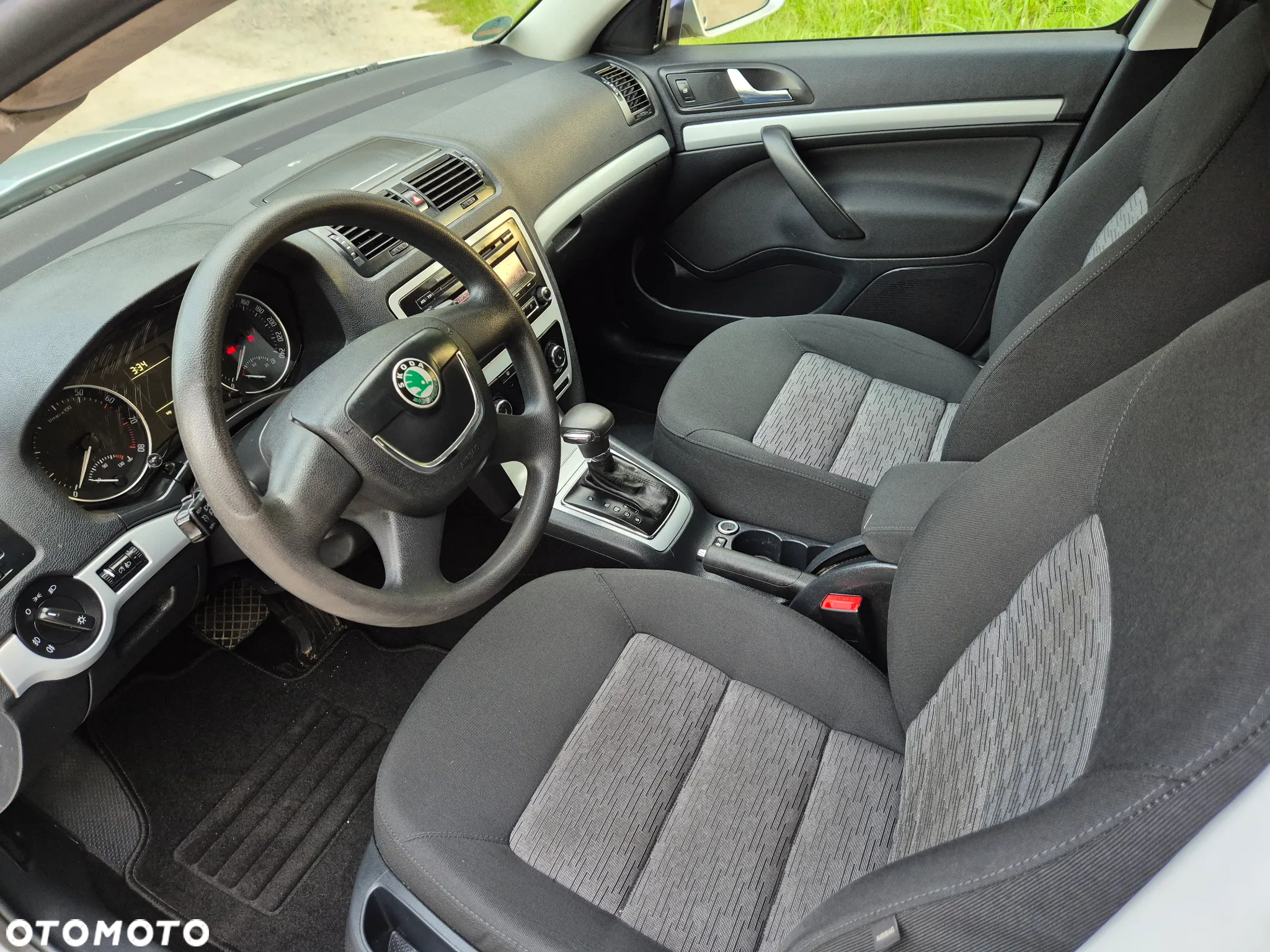 Skoda Octavia Combi 1.6 Automatik IMPULS EDITION - 13