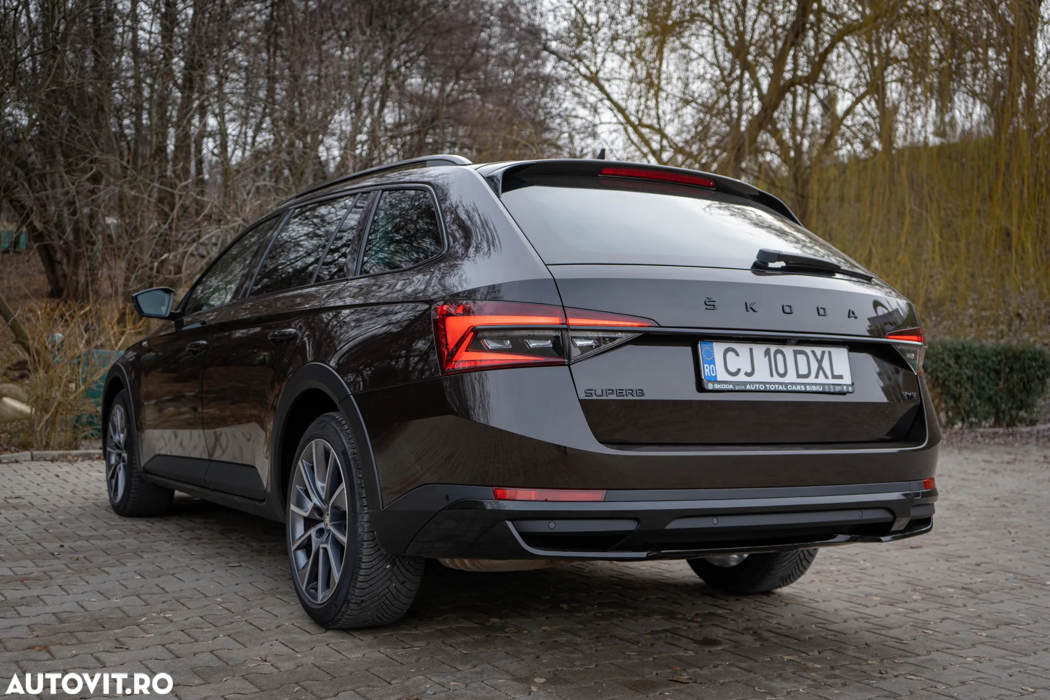 Skoda Superb Combi 2.0 TDI 4X4 DSG Scout - 3