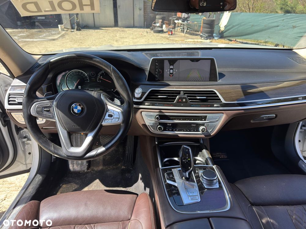 BMW Seria 7 750i xDrive Edition Exclusive - 6