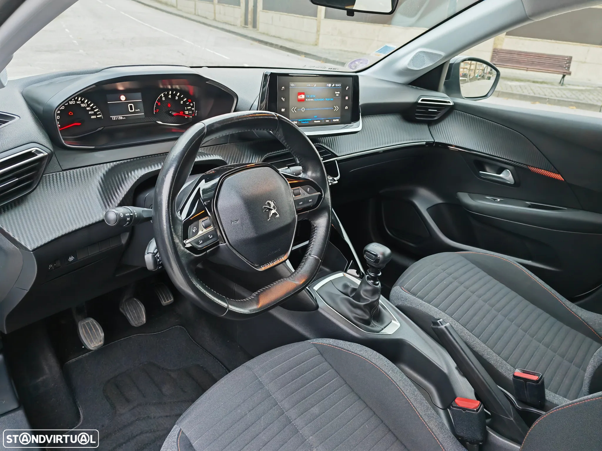 Peugeot 208 1.2 PureTech Allure - 15