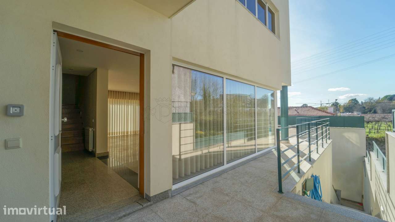 Moradia T5 para Alugar em Guimarães - Grande imagem: 4/41