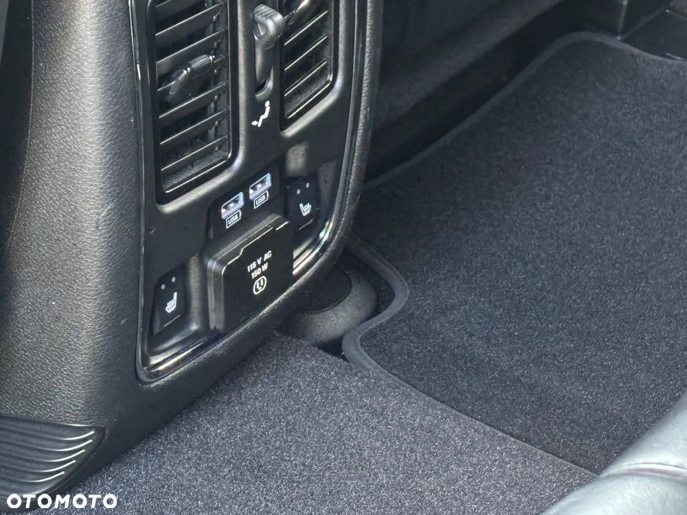 Jeep Grand Cherokee - 19