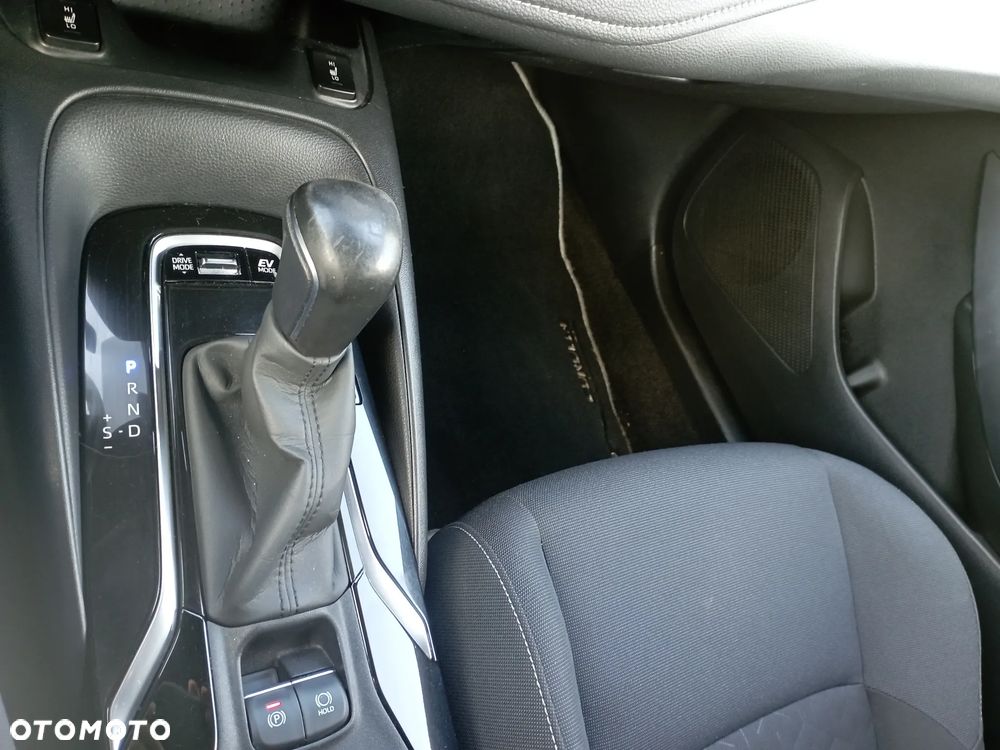 Toyota Corolla - 12