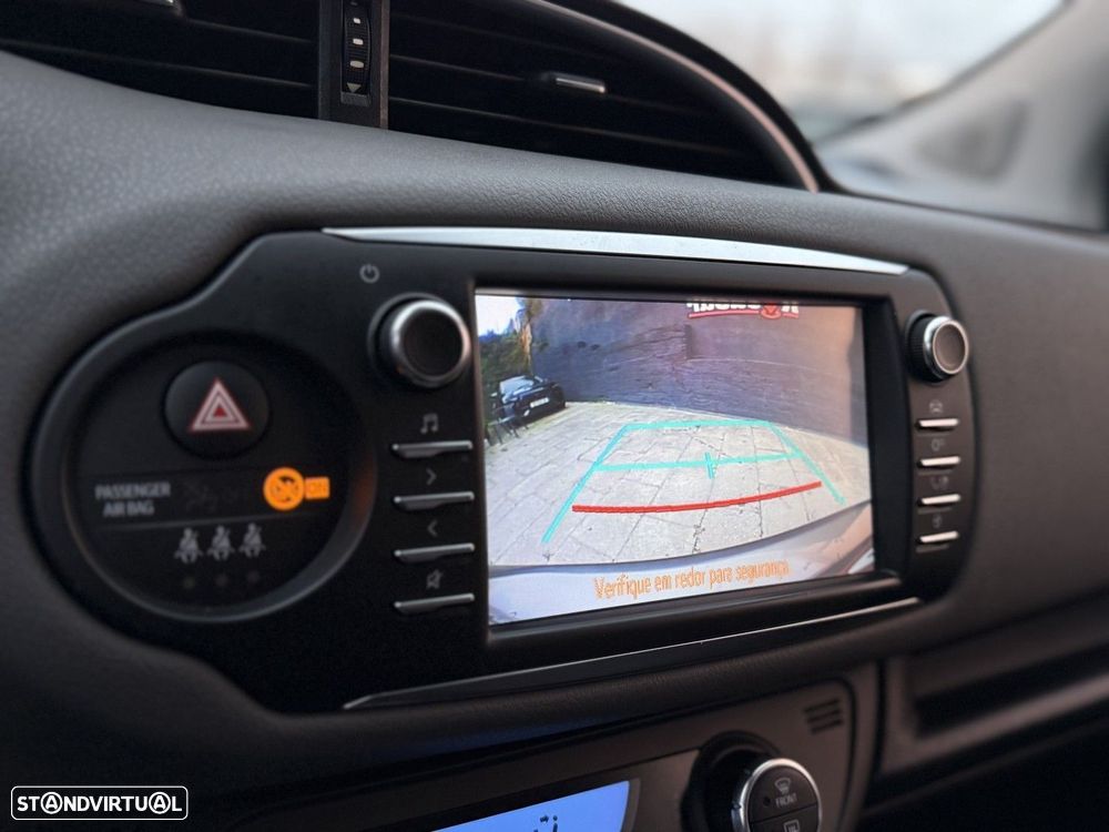 Toyota Yaris 1.5 HSD Comfort +P.Style+P.Techno - 7