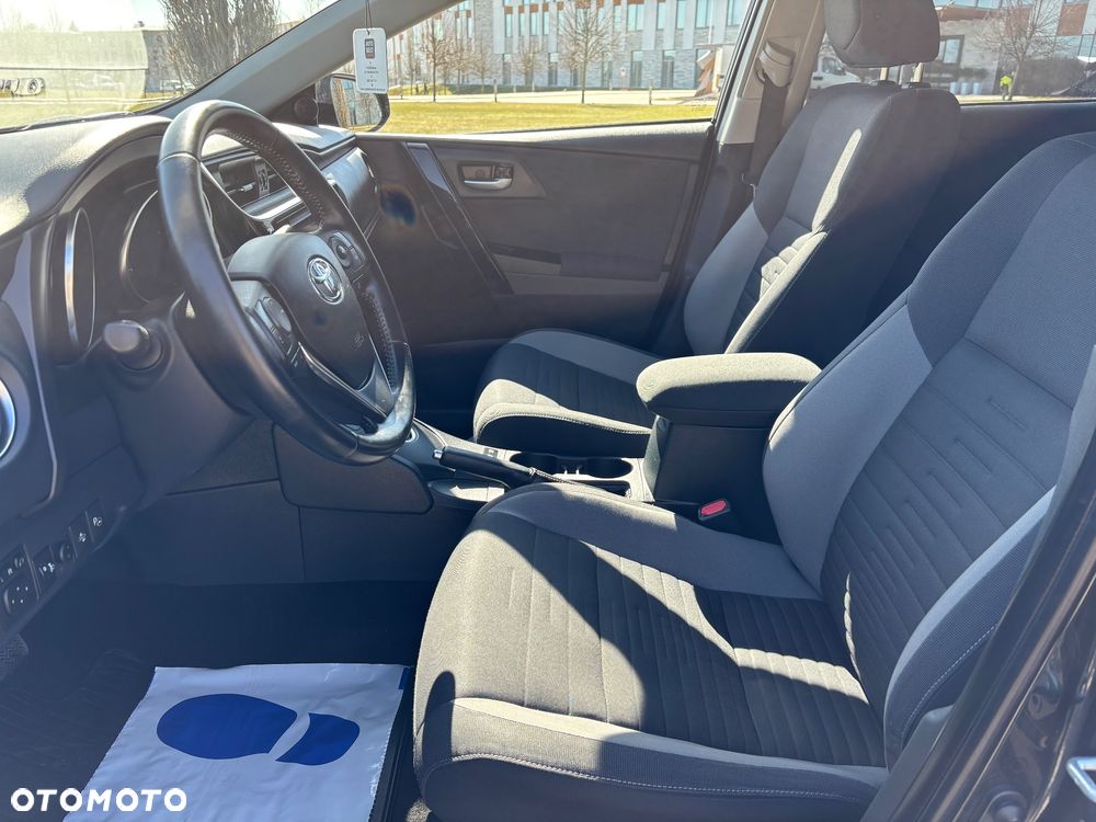 Toyota Auris Hybrid 135 Prestige - 25