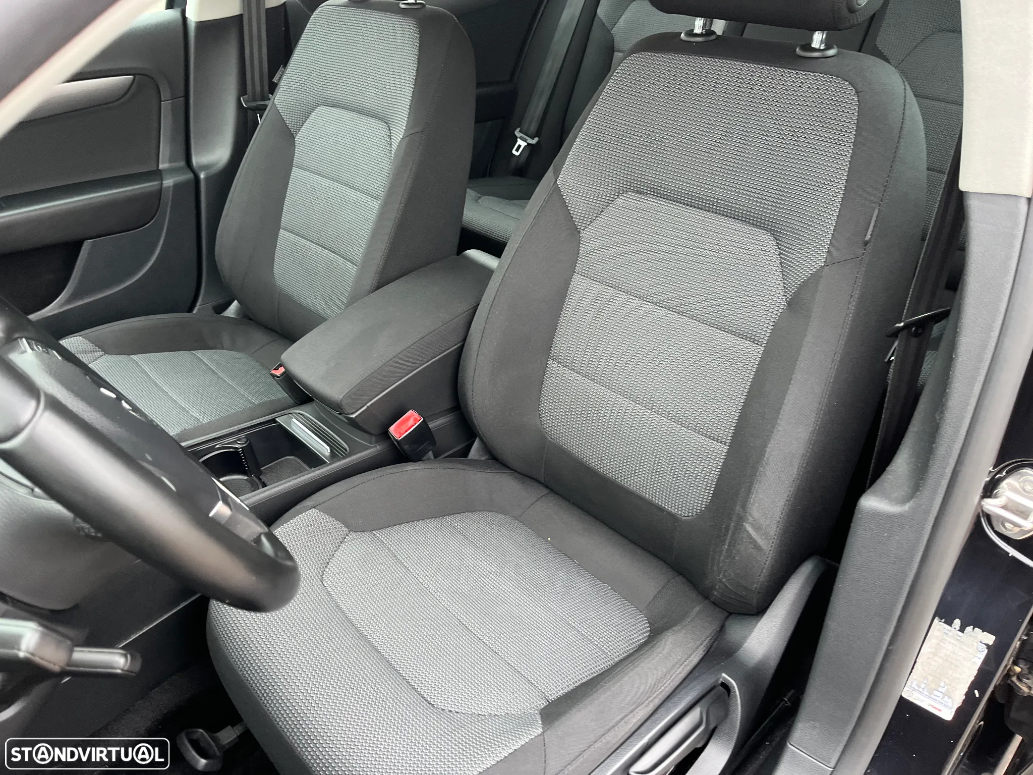 VW Passat Variant 1.6 TDI BlueMotion Highline - 13
