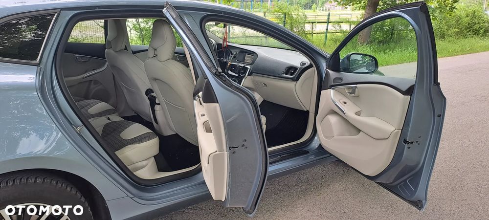 Volvo V40 T3 Geartronic Momentum - 20