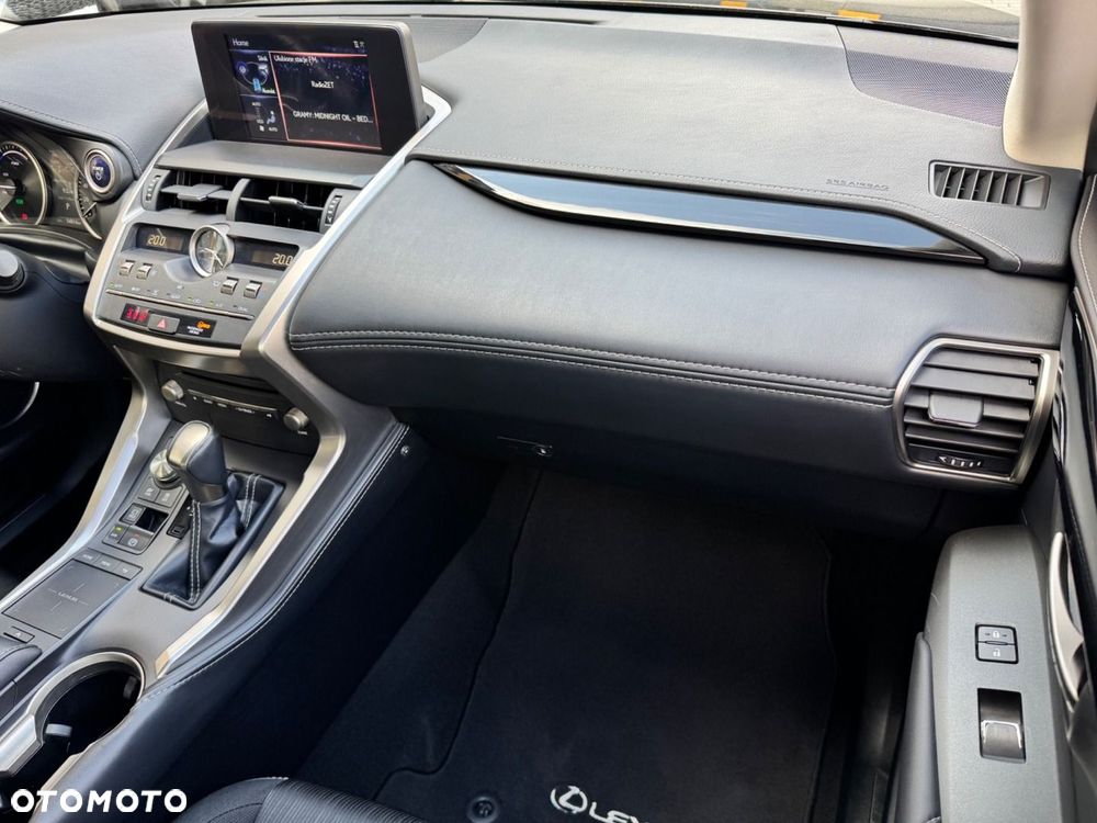 Lexus NX 300h Elegance 2WD - 16