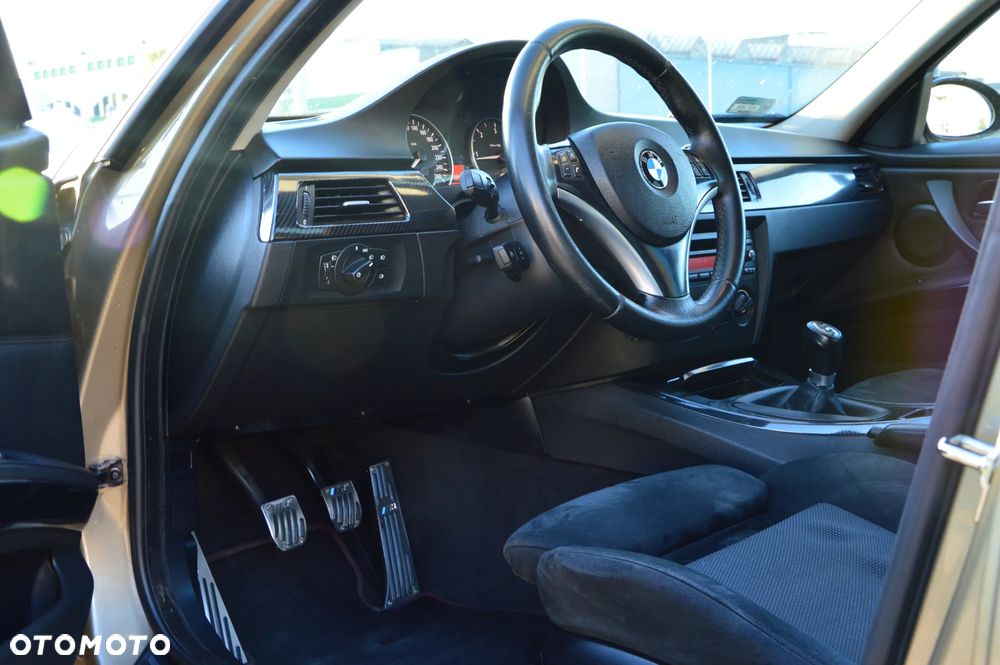 BMW Seria 3 318d - 17
