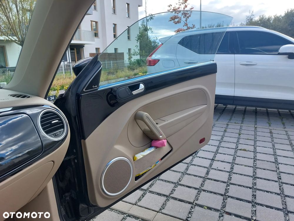 Volkswagen New Beetle - 13