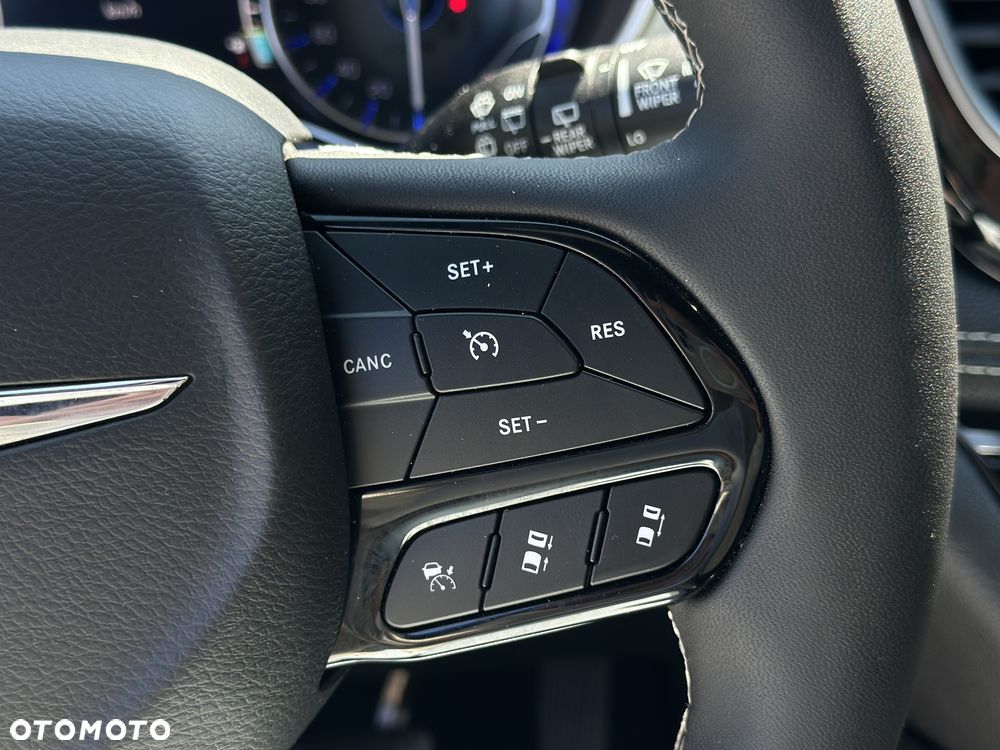 Chrysler Pacifica - 29