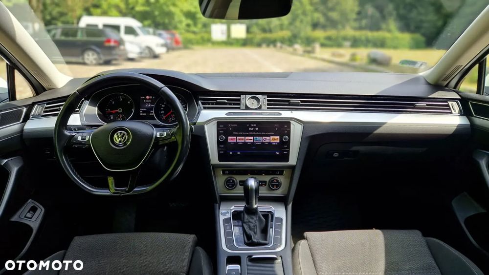 Volkswagen Passat - 9