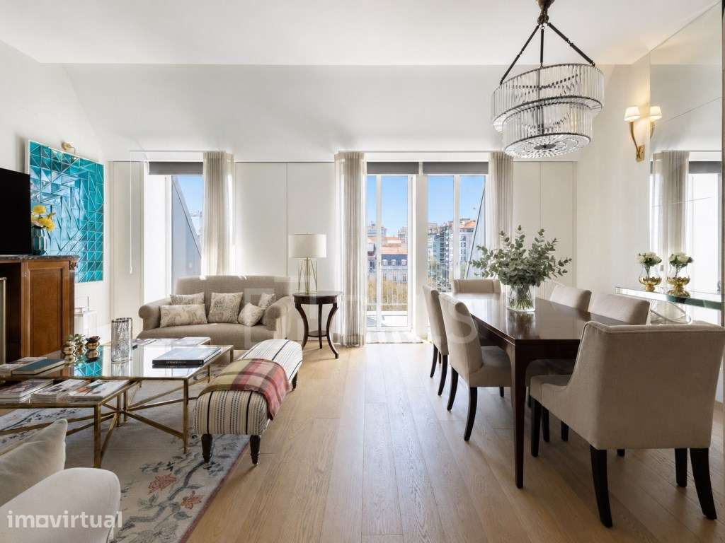 Apartamento T3 duplex com varanda e estacionamento, na Avenida da L... - Grande imagem: 4/29