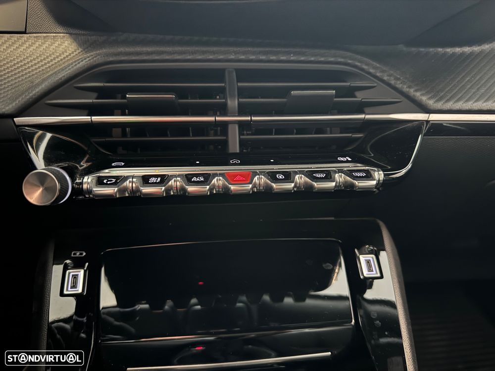 Peugeot 2008 - 21