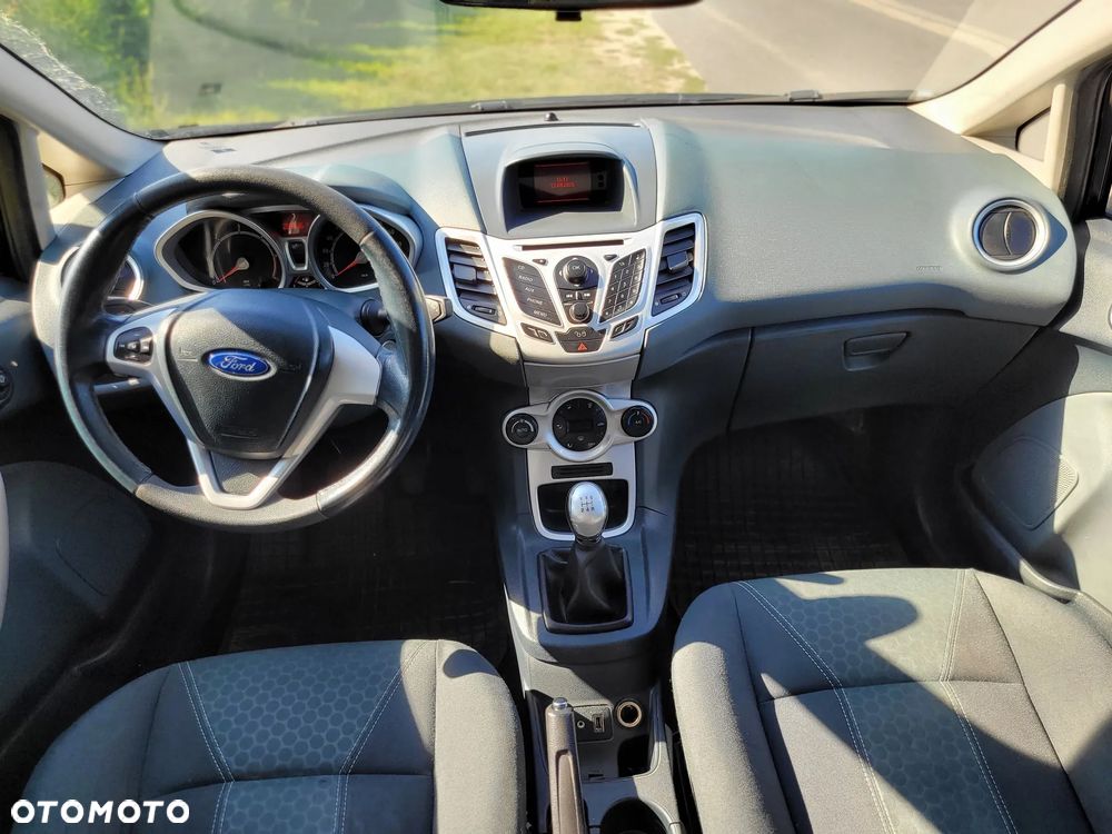 Ford Fiesta - 8