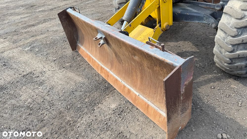 New Holland F106.6 - 15