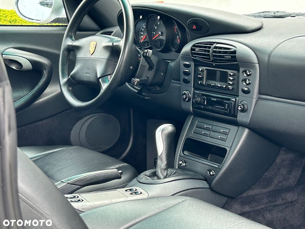 Porsche 911 Carrera - 6