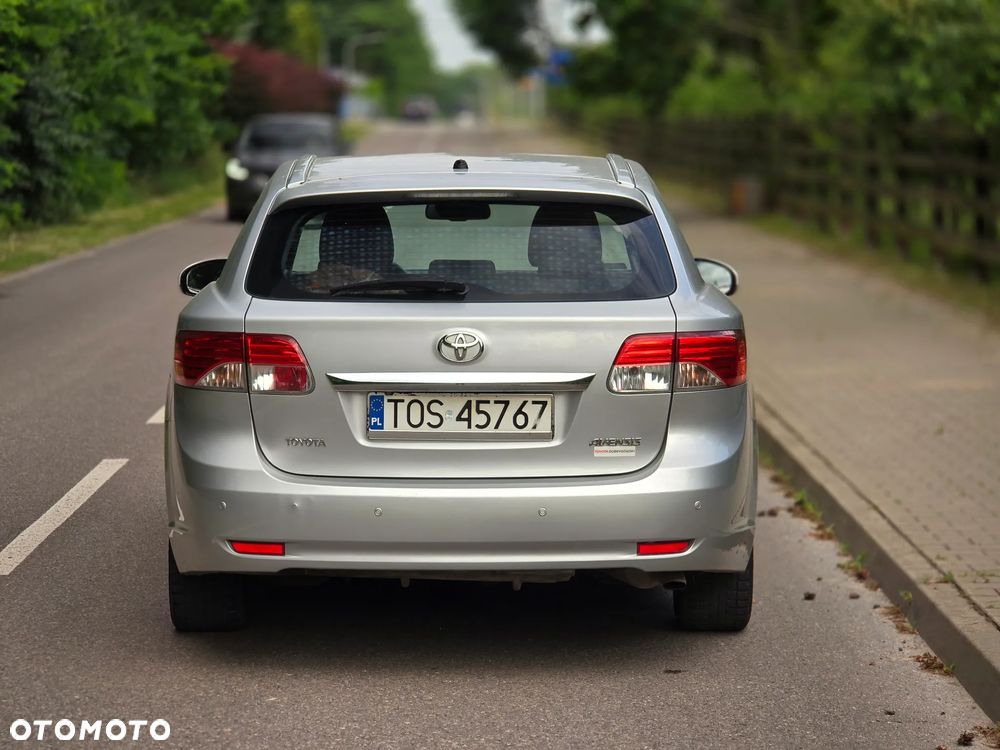Toyota Avensis 2.0 D-4D Premium - 16