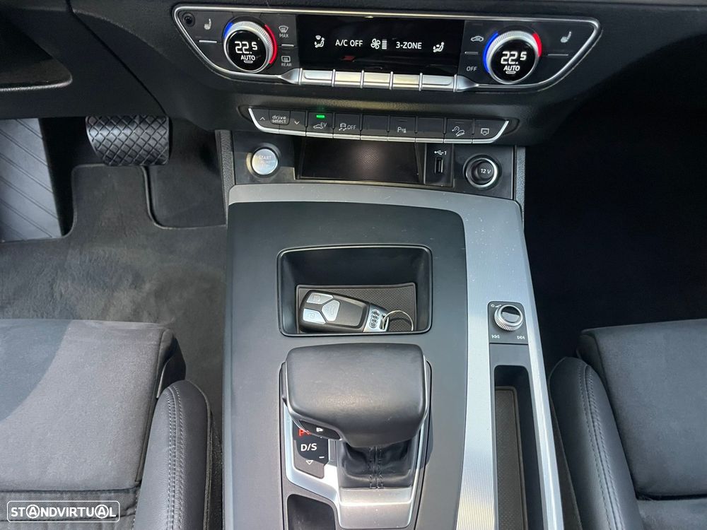 Audi Q5 55 TFSIe quattro S tronic S line - 35