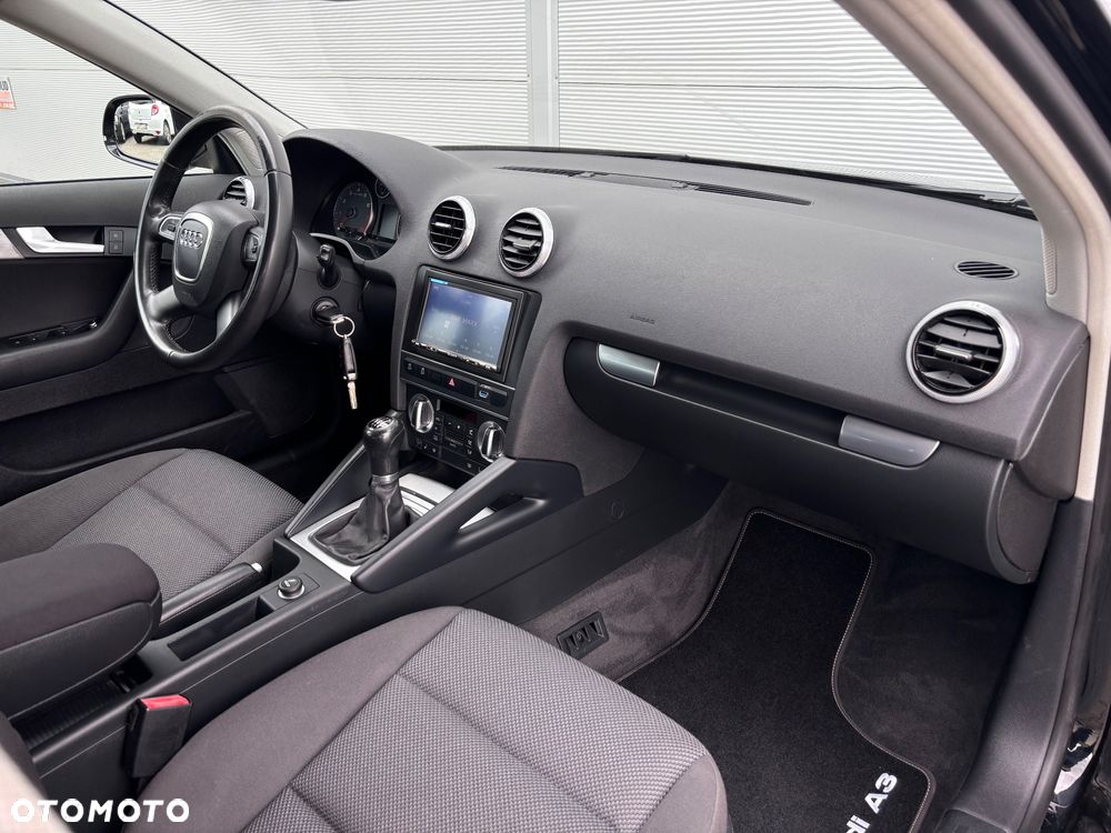Audi A3 Sportback 1.4 TFSI Ambiente - 29