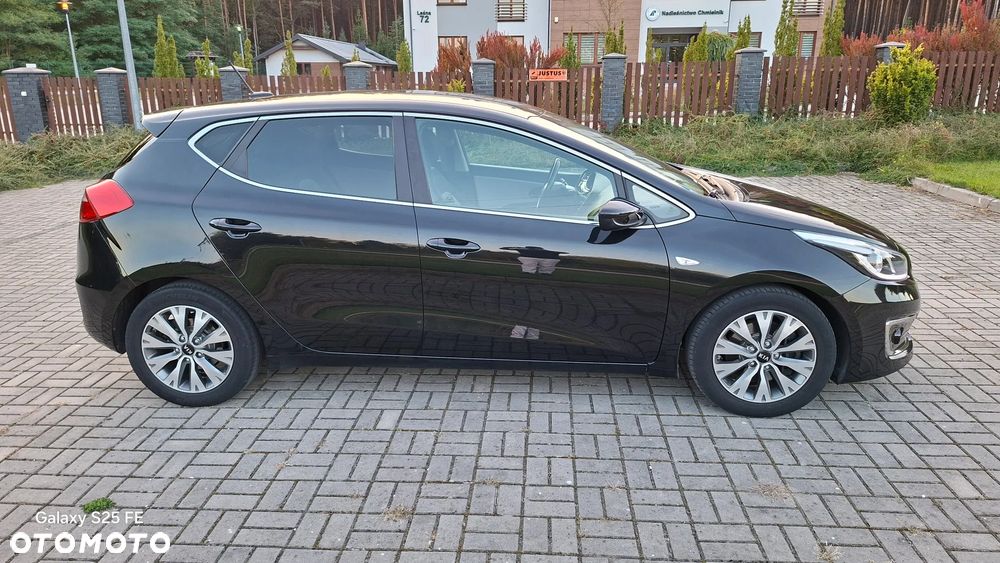 Kia Ceed 1.6 GDI Dream Team Edition - 4