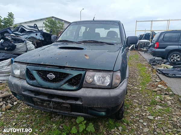 Dezmembrez NISSAN  TERRANO 2  in 2 sau 4 usi