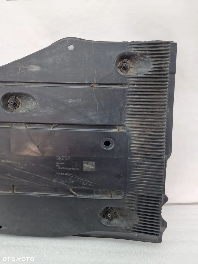 SKODA OCTAVIA 3 III / VW SPORTSVAN LEWA / PRAWA OSŁONA PODWOZIA , NR 5Q0825202S / 5Q0825201S , NR AUKCJI NSŁ294 - 2