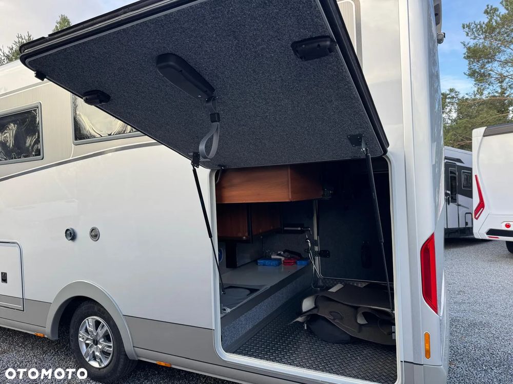Carthago Liner for Two Iveco I 53L - 8