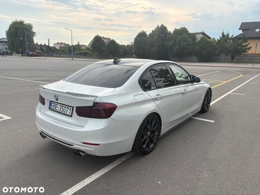 BMW Seria 3 328i Luxury Line - 4