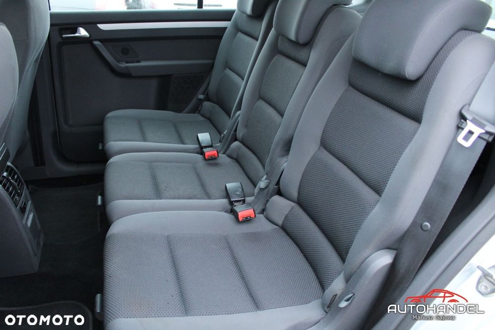 Volkswagen Touran - 18