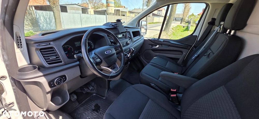 Ford TRANSIT CUSTOM - 9