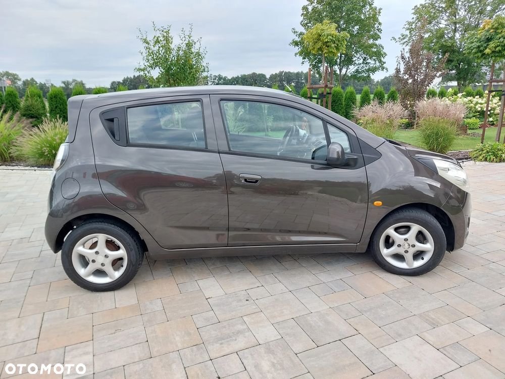 Chevrolet Spark 1.0 LS - 24