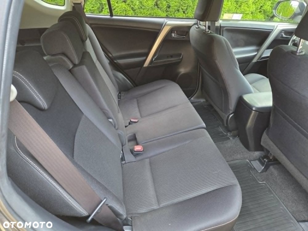 Toyota RAV4 2.0 D-4D Premium - 9