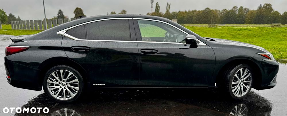 Lexus ES 300h Business Edition - 10