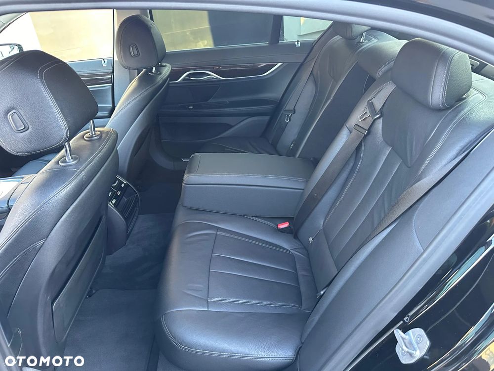 BMW Seria 7 730d xDrive - 35