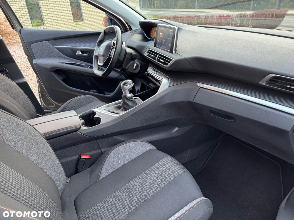 Peugeot 3008 PureTech 130 Stop & Start GPF Allure - 27