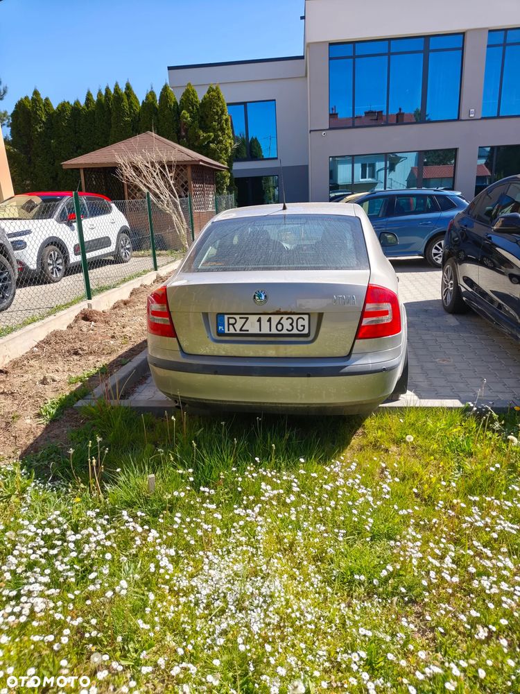 Skoda Octavia 1.6 - 4