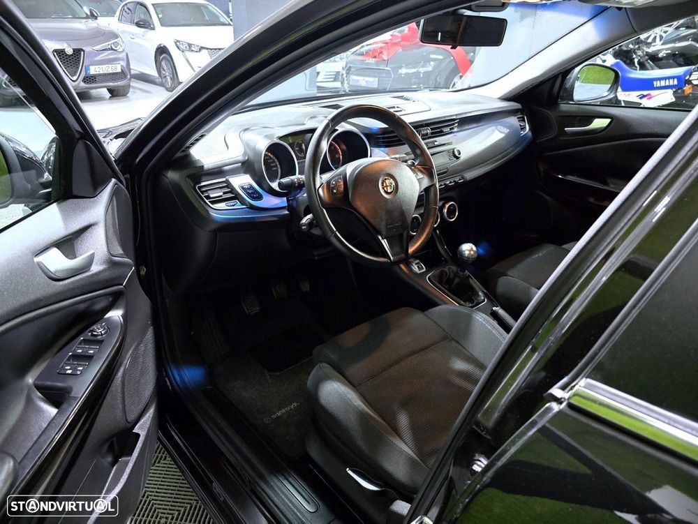 Alfa Romeo Giulietta 1.6 JTDM Distinctive - 11