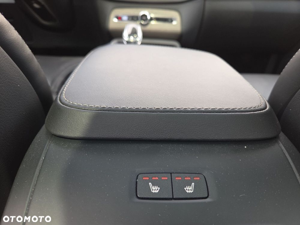 Volvo XC 90 B5 B AWD Plus Bright - 29