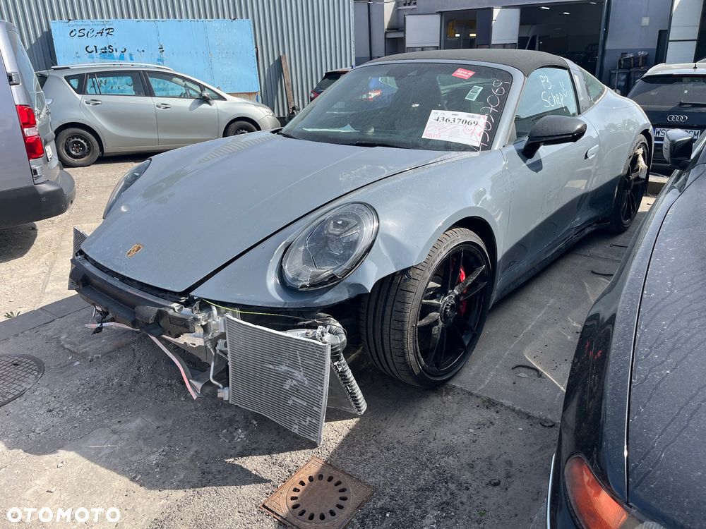 Porsche 911 Targa 4 GTS PDK - 1