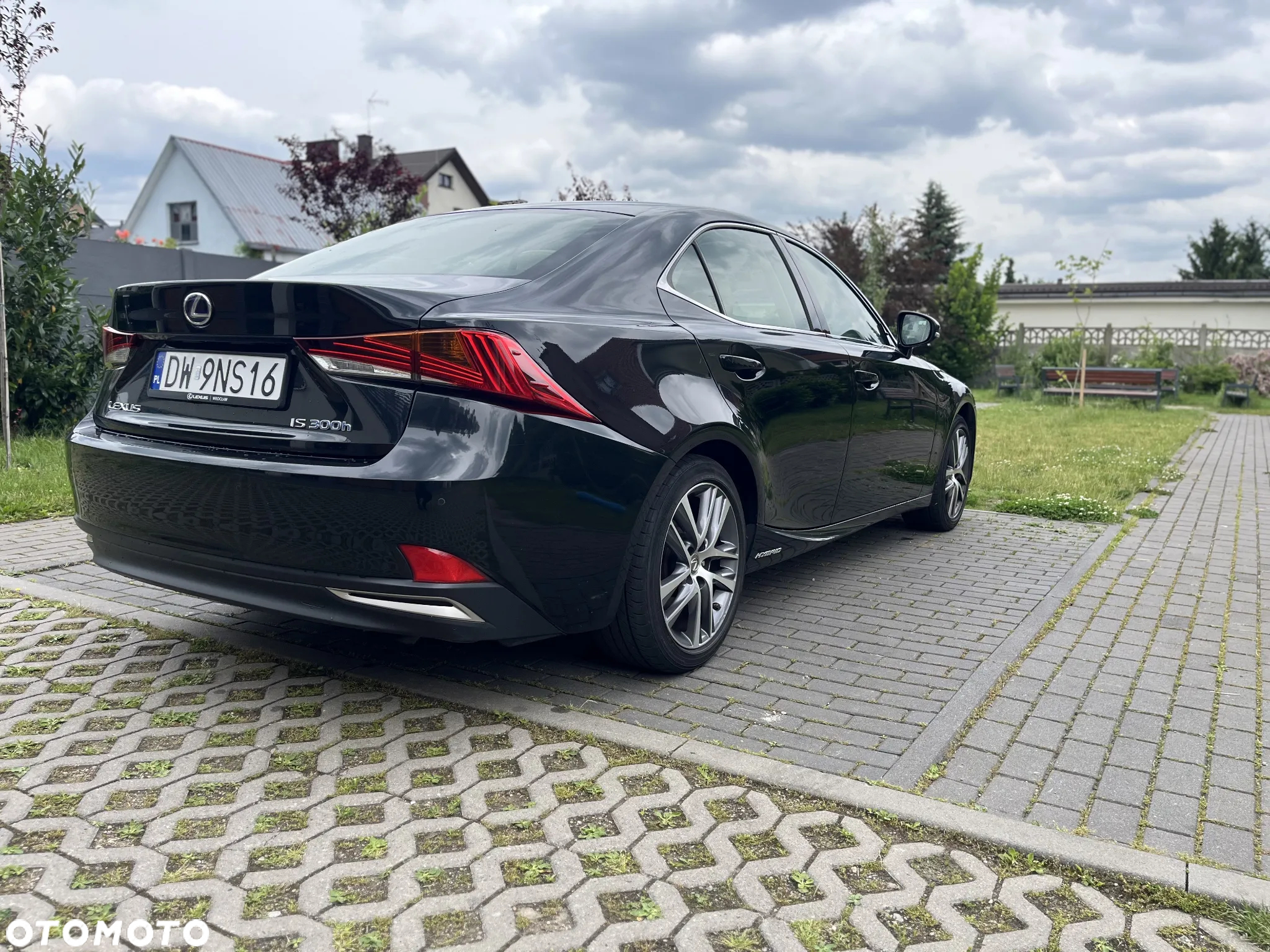 Lexus IS 300h Business Edition - 9