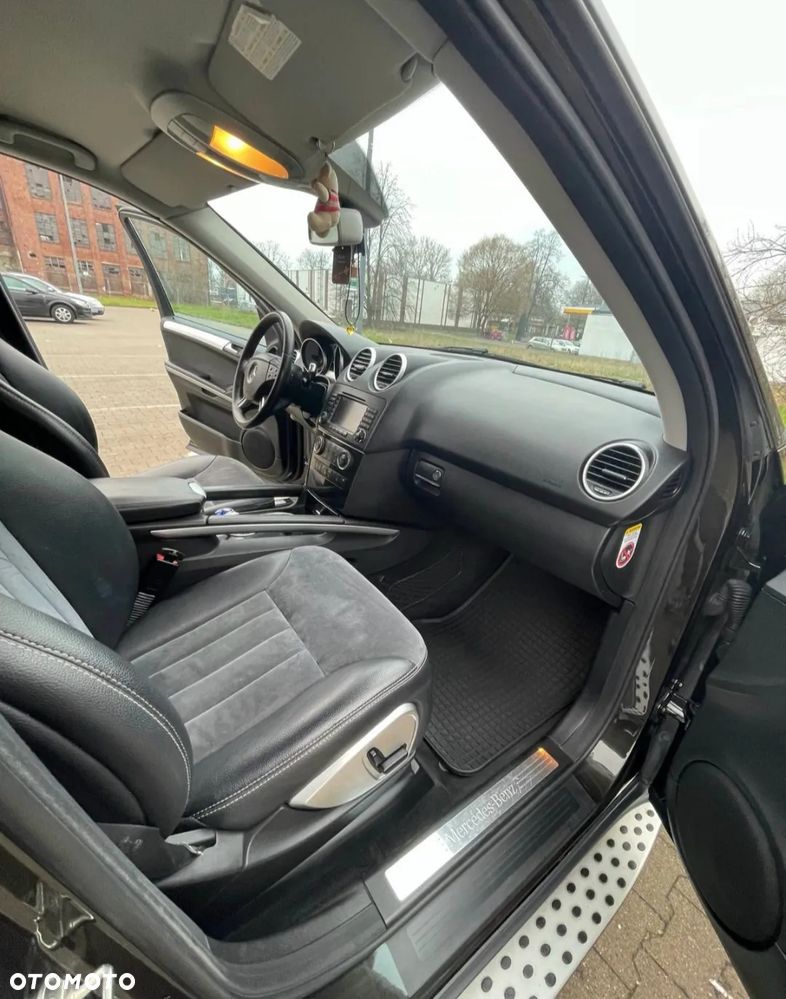 Mercedes-Benz ML - 10