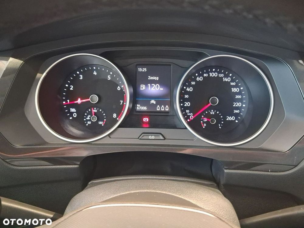 Volkswagen Tiguan - 11