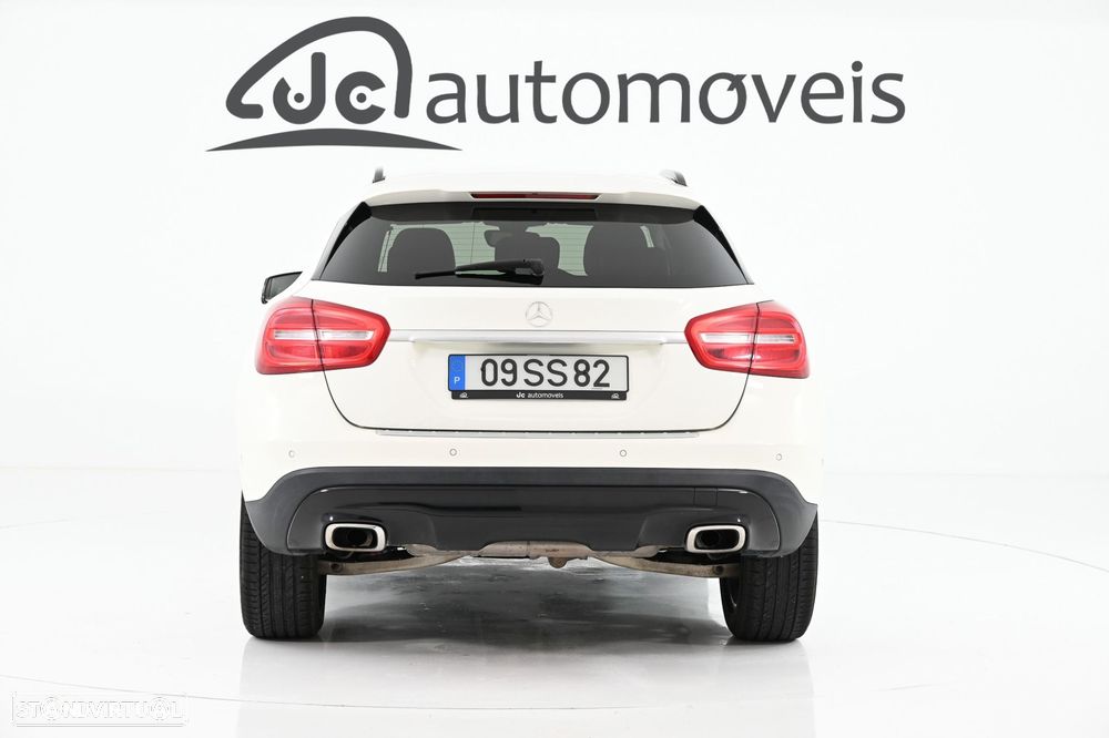 Mercedes-Benz GLA 180 d AMG Line - 8