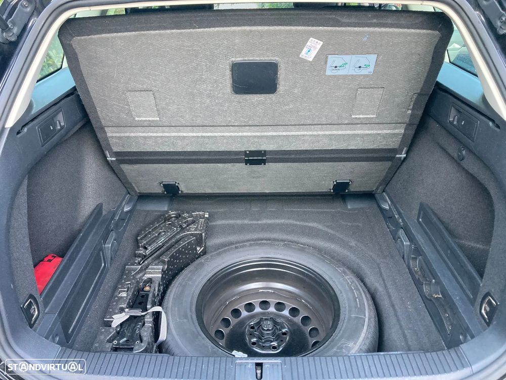 VW Passat Variant 1.6 TDI Confortline DSG - 11