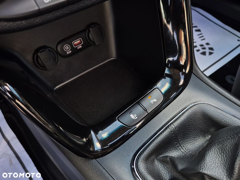 Kia Ceed 1.6 CRDi 136 ISG Platinum Edition - 32
