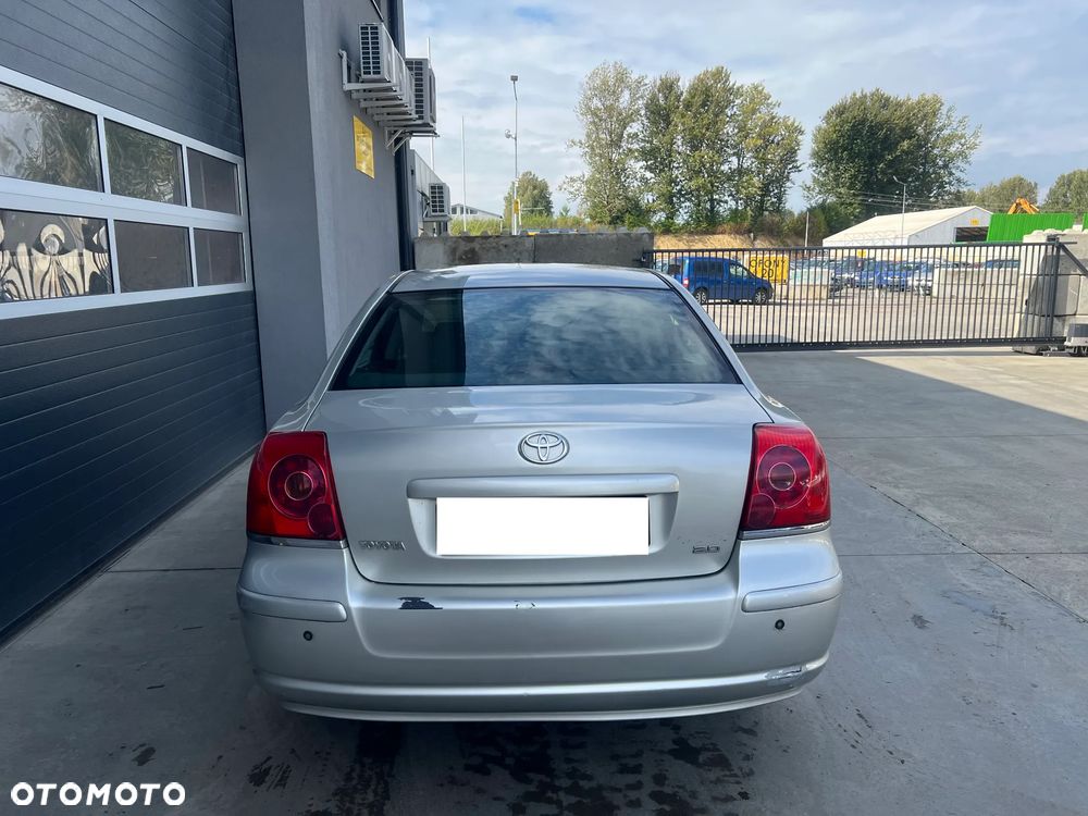 Toyota Avensis - 4