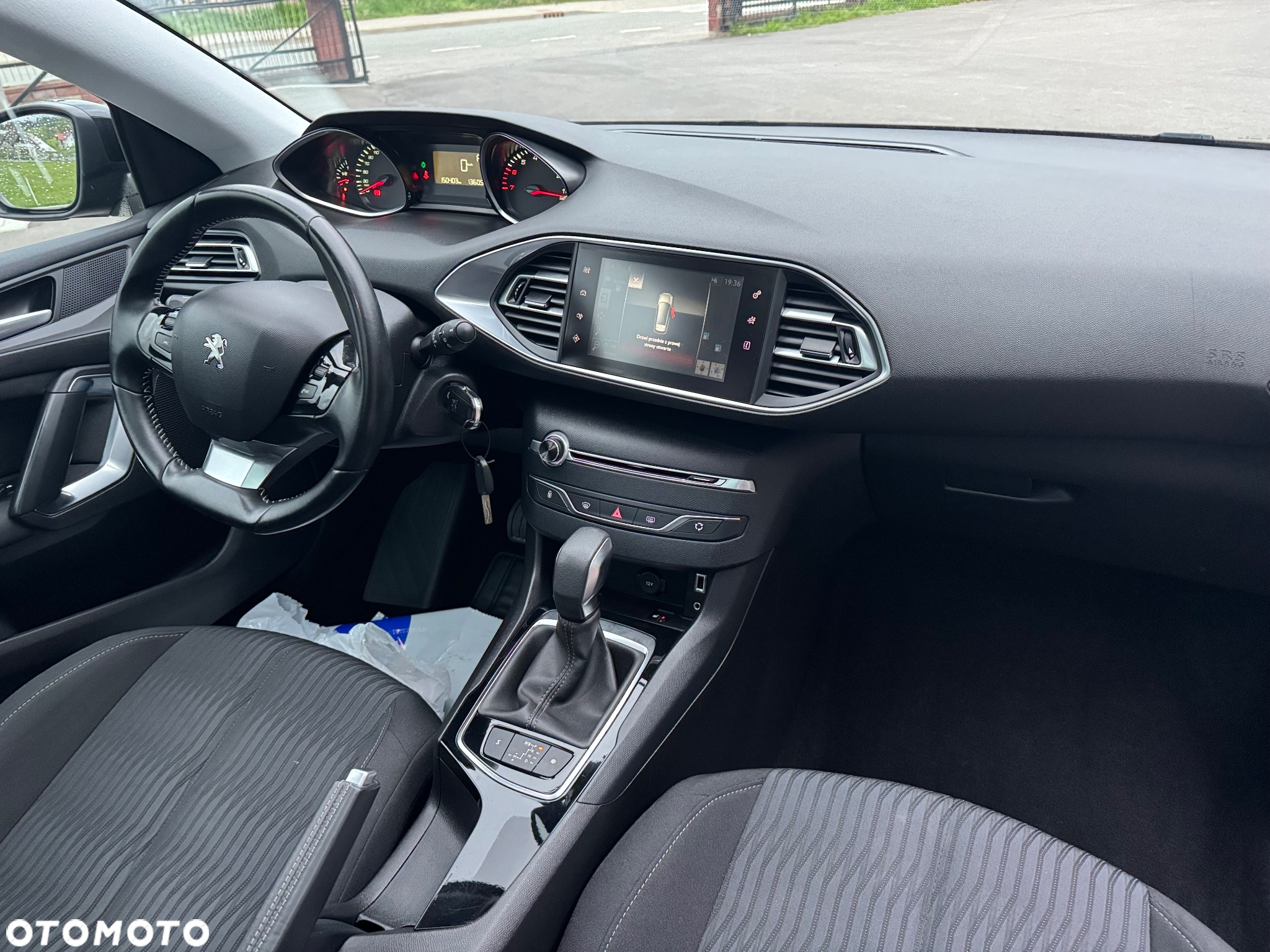 Peugeot 308 SW 1.2 PureTech Allure S&S EAT6 - 30