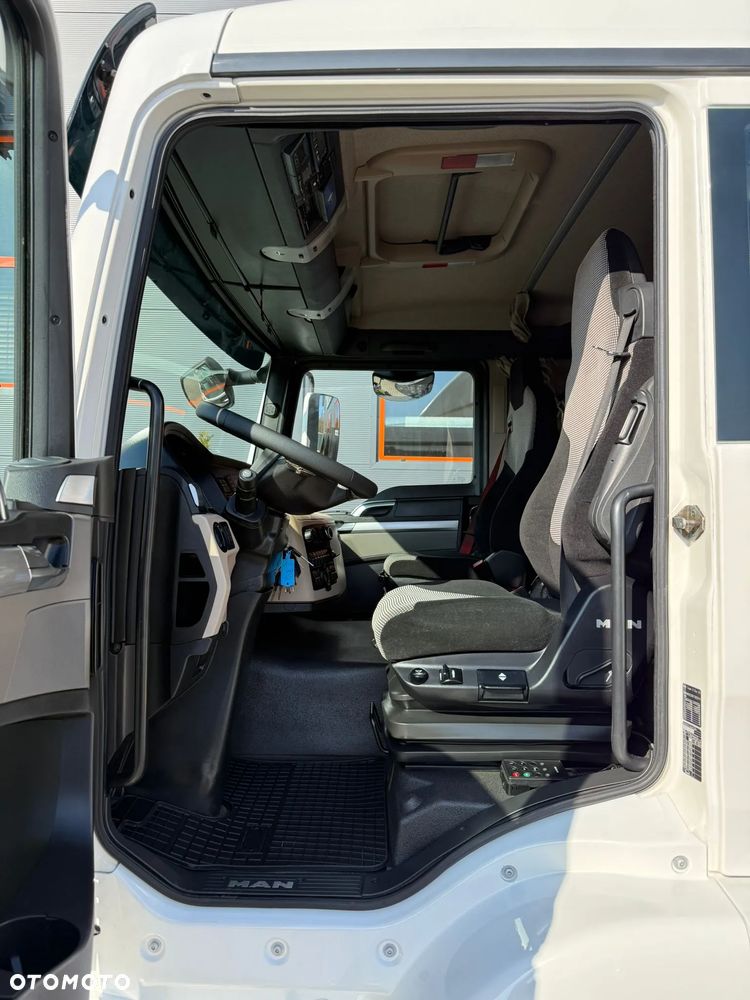MAN TGM TGS TGX 26.320 chłodnia multitemperatura  22Epal // sypialka // oś skrętna - 24